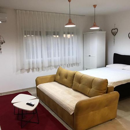 B1Villa Srima Luaran gambar